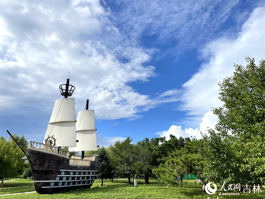 吉林“高顏值”藍天白云在線。實習生 王乙然攝