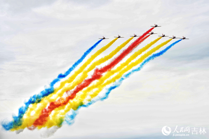 8月26日，“2022年空軍航空開放活動·長春航空展”正式開幕。人民網 李洋 攝