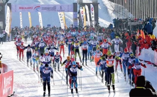 中國長春凈月潭冰雪旅游節國際雪聯瓦薩越野滑雪賽。