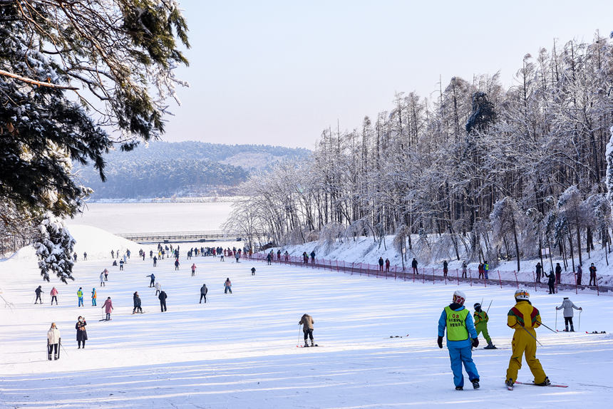 長春凈月潭滑雪場。（吉林省文化和旅游廳供圖）