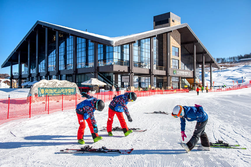 長白山魯能勝地滑雪教學。（吉林省文化和旅游廳供圖）