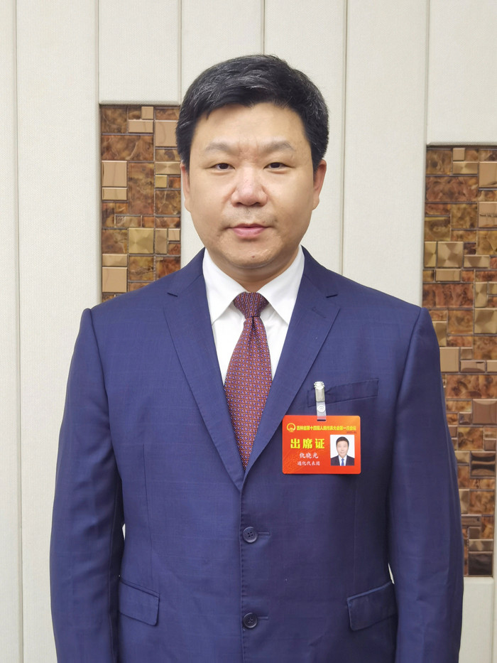 吉林省人大代表、民建會員、吉林財經大學法學院院長仇曉光