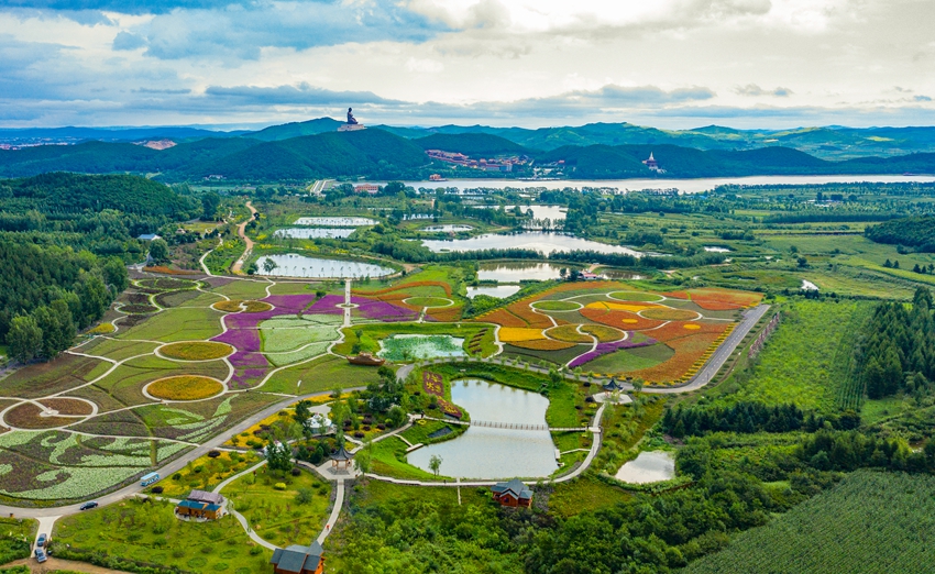 六鼎山文化旅游區的夏。