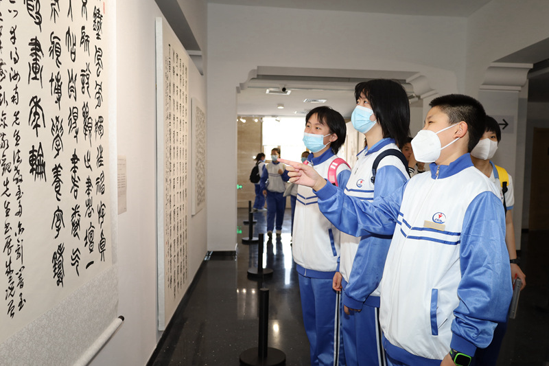 4月1日，《文博筆意—博物館走出去的書畫家作品聯展》在偽滿皇宮博物院薰南書畫院正式開幕。秦宏攝