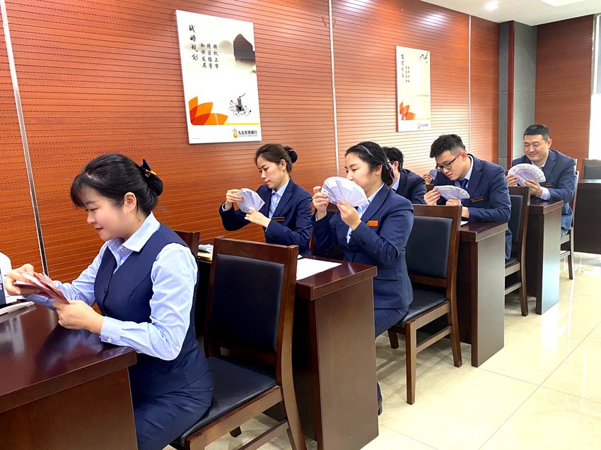 帶領員工練習業務技能