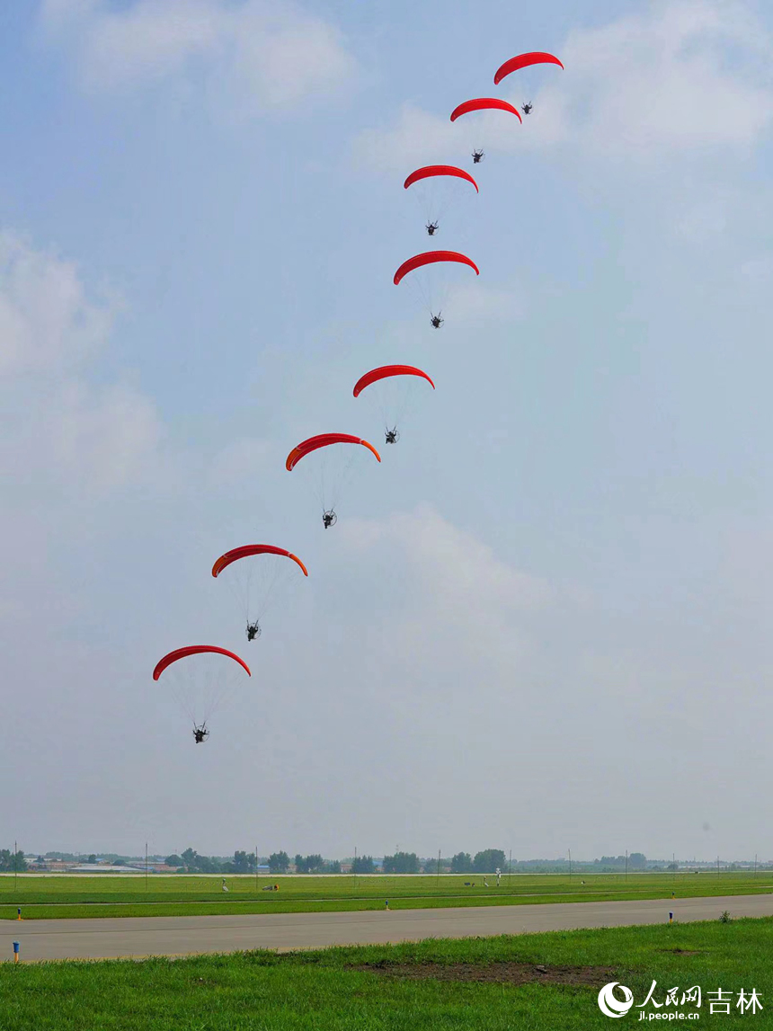 2023年空軍航空開放活動·長春航空展開幕。人民網記者 李洋攝