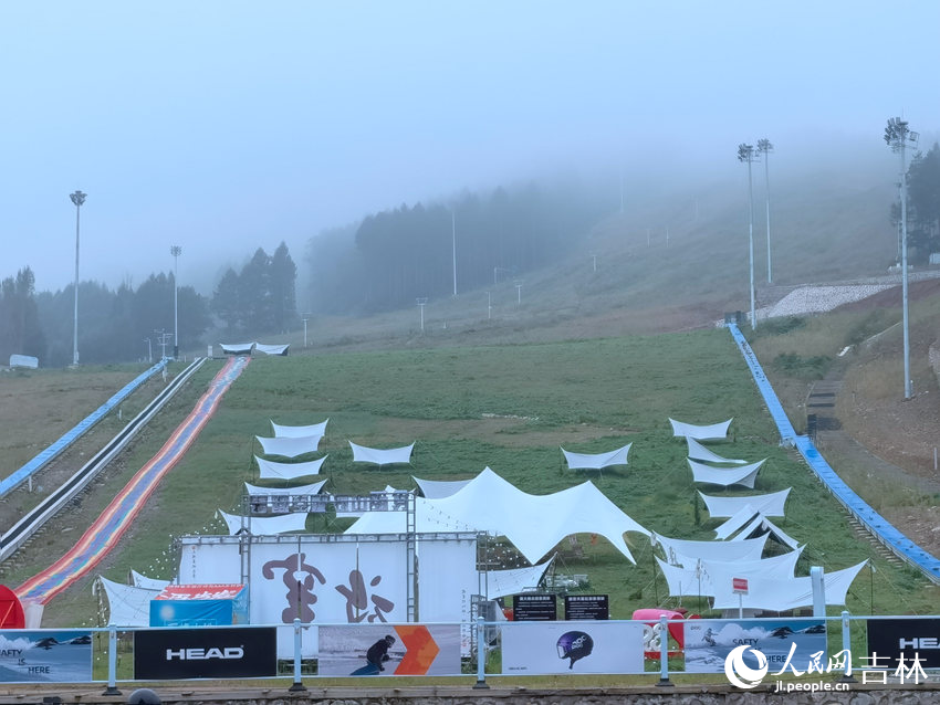 通化萬峰滑雪度假區。人民網記者 馬俊華攝