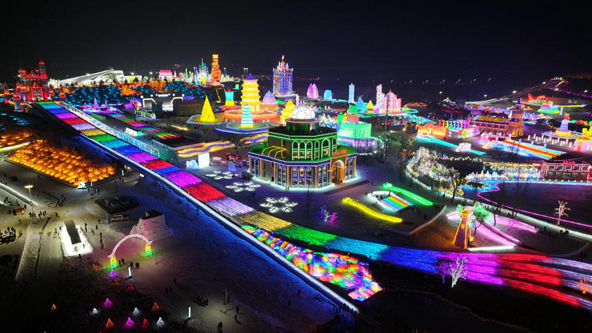 12月12日，長春冰雪新天地開門迎客。人民網記者 李洋攝