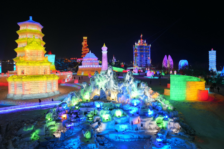 12月12日，長春冰雪新天地開門迎客。人民網記者 李洋攝