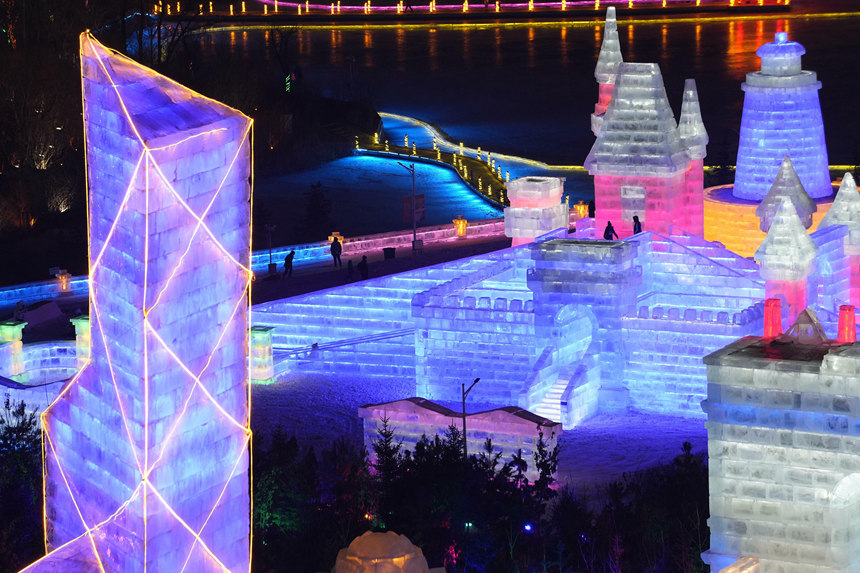 12月12日，長春冰雪新天地開門迎客。人民網記者 李洋攝