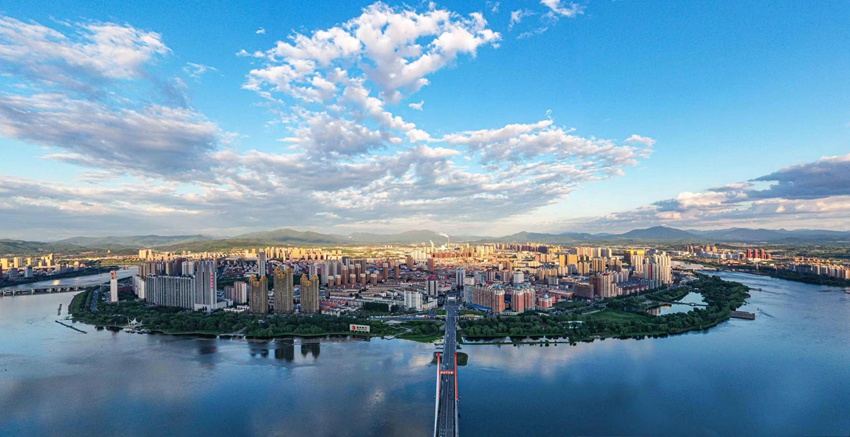 俯瞰北國江城吉林市（吉林市委宣傳部供圖）
