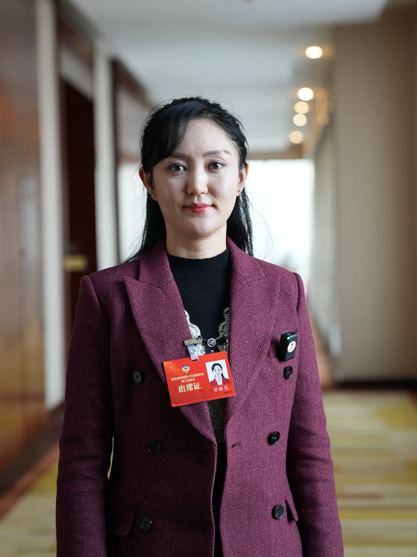 吉林省政協委員、延邊歌舞團國家一級演員樸銀花。人民網記者 李洋攝