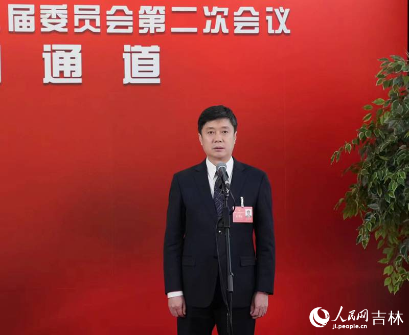 吉林省人大代表、琿春市委副書記、市長張林國。人民網記者 李洋攝