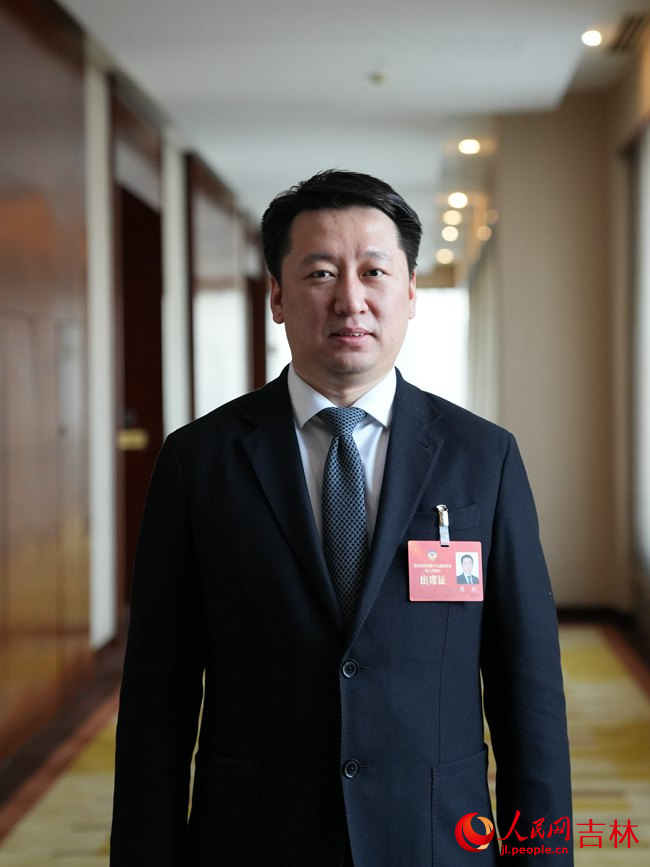 吉林省政協委員、遼源市顯順琵琶學校校長周劍。人民網記者 李洋攝