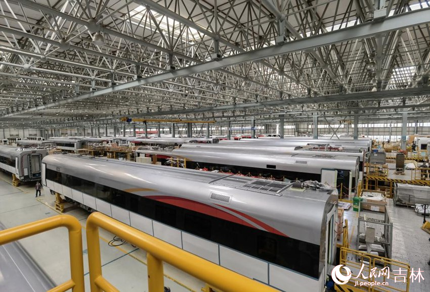 中車長春軌道客車股份有限公司生產的動車組列車。人民網記者 李洋攝