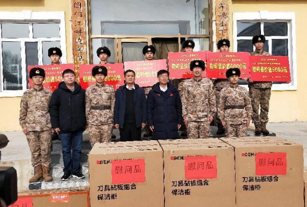 市委常務副書記范恩宇慰問某部隊