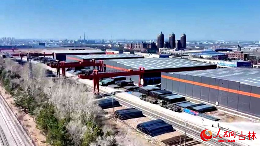 中澳城建材大市場鐵路線路。石天蛟攝