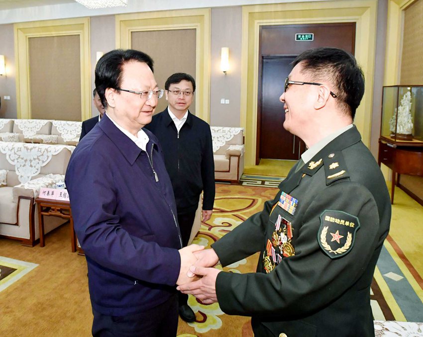 4月17日，省委書記景俊海在長春會見“吉林楷?！蓖蹒?。張野 鄒乃碩 攝