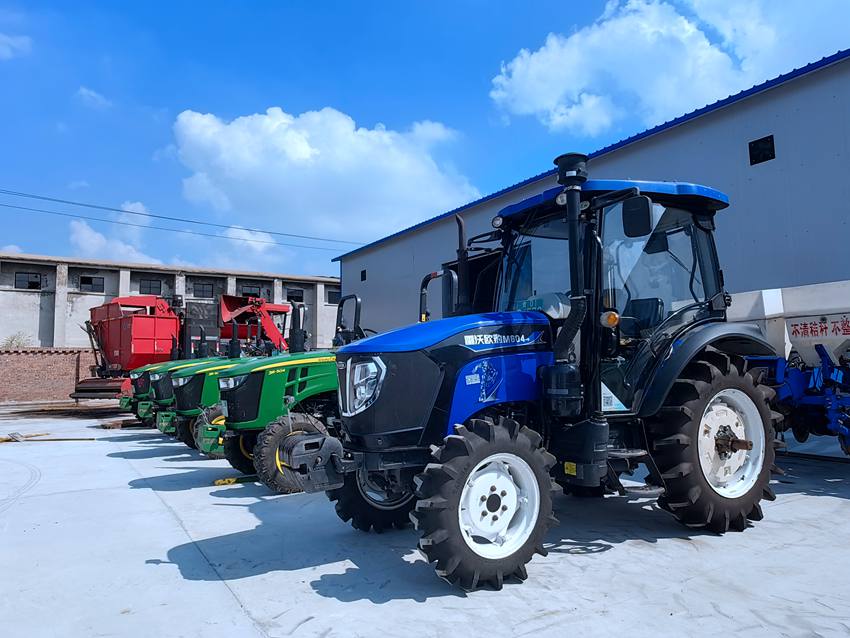 農機具整裝待發。