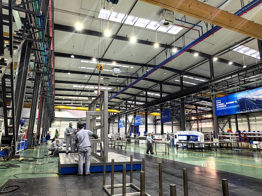 楚天華通醫藥設備有限公司生產車間。