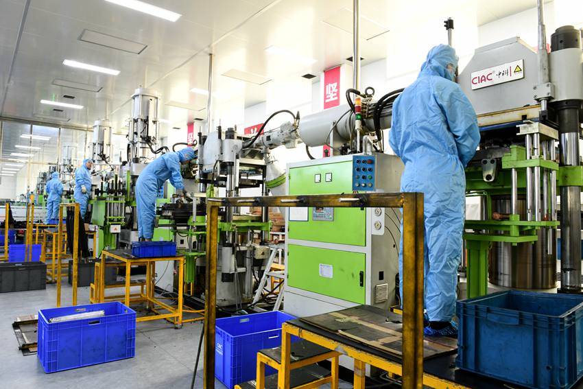 吉林省中科電纜附件有限公司生產車間。