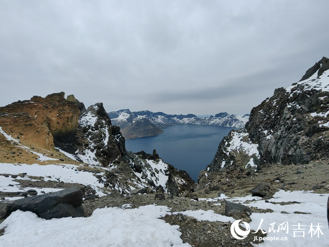 長白山天池。人民網記者 李成偉攝