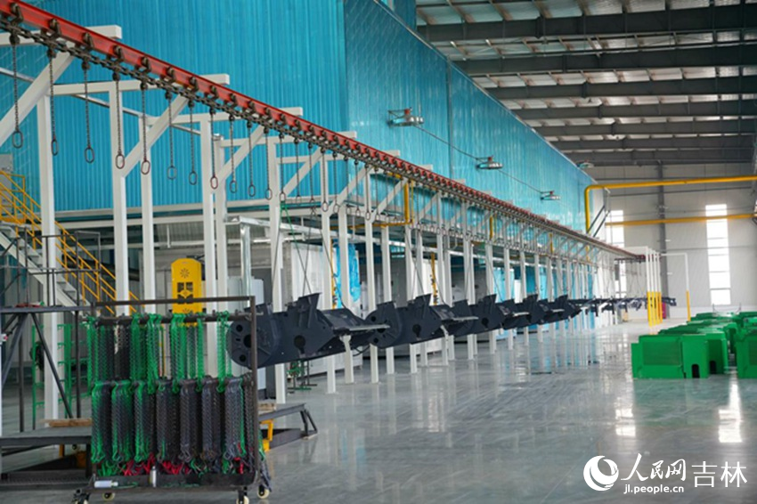 吉林天朗農業裝備股份有限公司涂裝車間。人民網記者 李洋攝