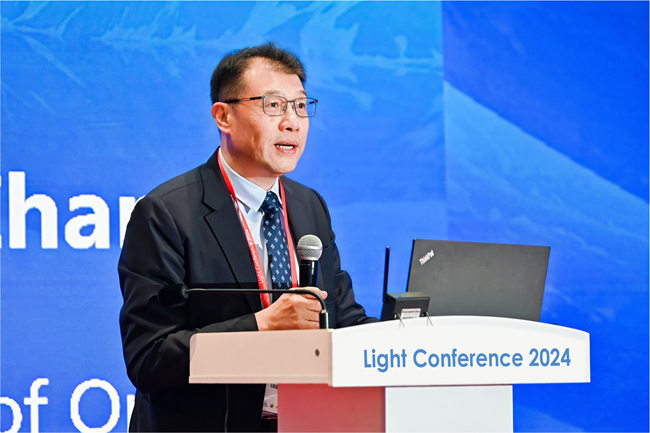 中國工程院院士、長春光機所所長、大會共主席張學軍致大會開幕歡迎辭