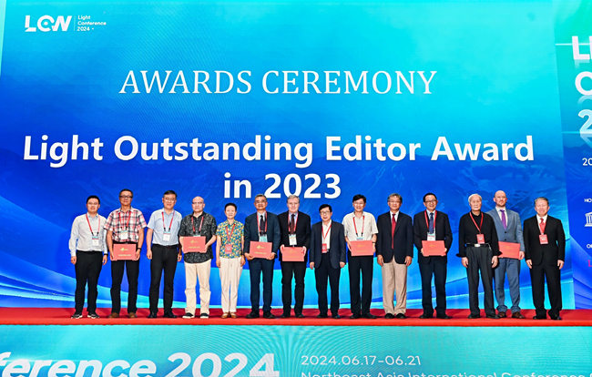 Light優秀編委領獎