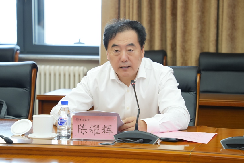 吉林省科協黨組書記、副主席陳耀輝致辭。（吉林省科協供圖）