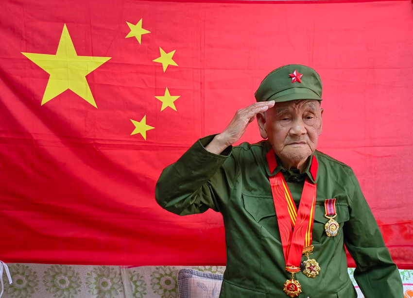 老兵李文惠。人民網記者 馬俊華攝