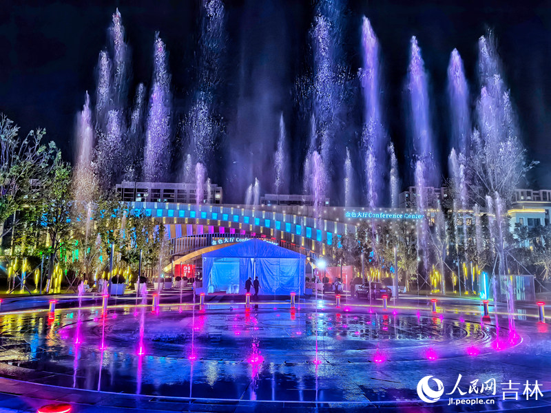 第十九屆中國長春電影節閉幕式暨頒獎典禮1日晚在長春國際影都金色大廳舉行。