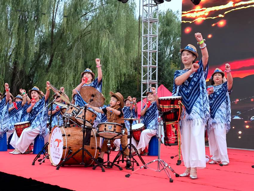 2024年長白山野山參下山開秤儀式開場表演。人民網記者 馬俊華攝