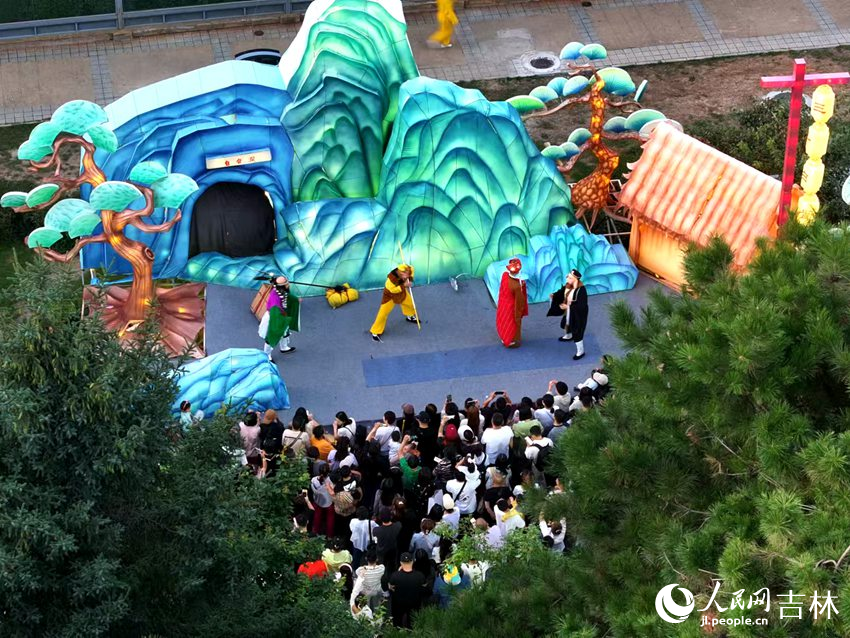 經典橋段演繹。人民網記者 李思玥攝