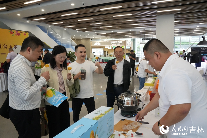 2024長春大米暨長春鮮食玉米品鑒會現場。人民網記者 李洋攝