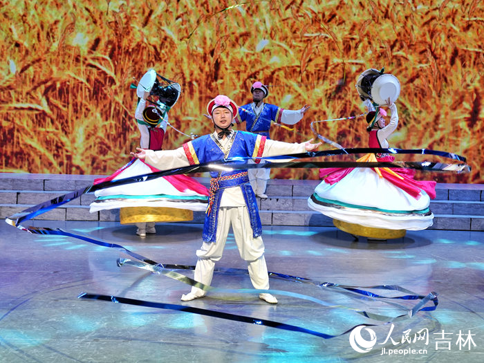 朝鮮族象帽舞表演。人民網記者 李洋攝