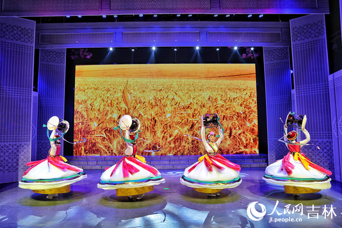 朝鮮族象帽舞表演。人民網記者 李洋攝