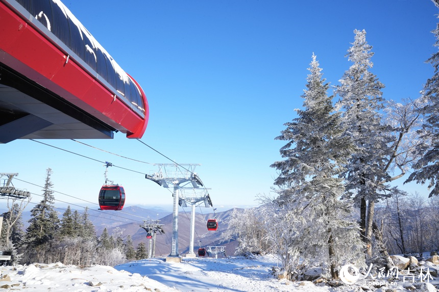 北大湖霧凇景觀。人民網記者 李洋攝