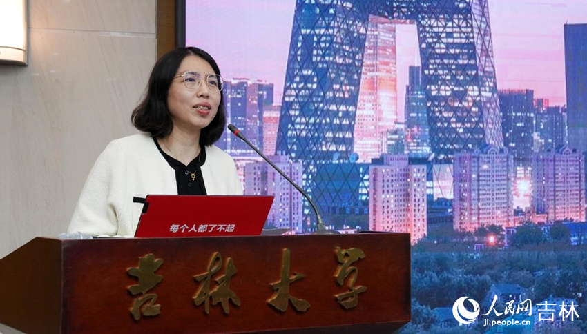 人民網總編室主任姚奕作分享。人民網記者 李成偉攝