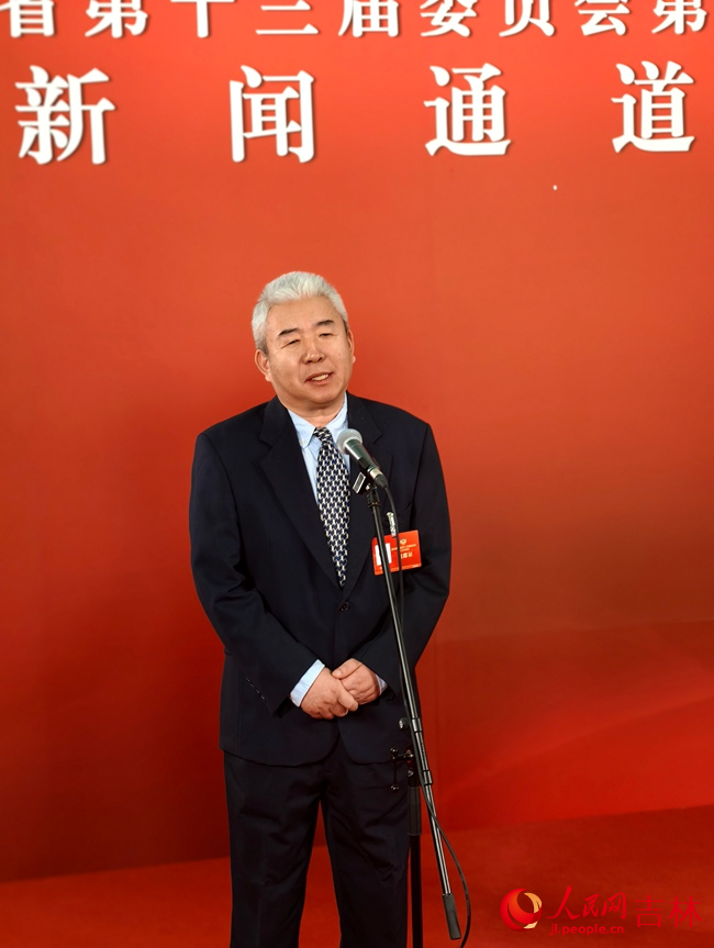 吉林省政協委員、長春中醫藥大學吉林省人參科學研究院研究員趙大慶。人民網記者 關思聰攝