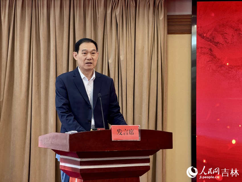 吉林省退役軍人事務廳副廳長王繼才發言。人民網記者 李思玥攝