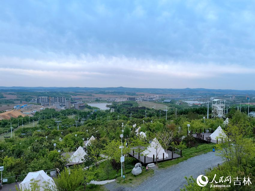 天定山旅游度假小鎮夏季露營火熱開啟。人民網記者 馬俊華攝