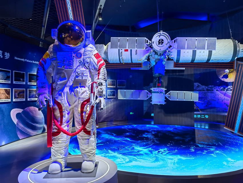 東方爍龍研學營地部分項目展示。