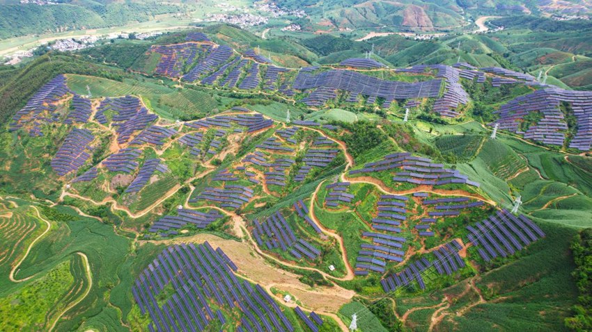 云南臨滄區域光伏電站。