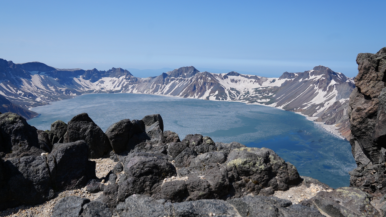 行進中國｜長白山天池：我想“開”啦！