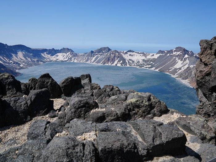 6月13日的長白山天池景觀。人民網記者 李洋攝