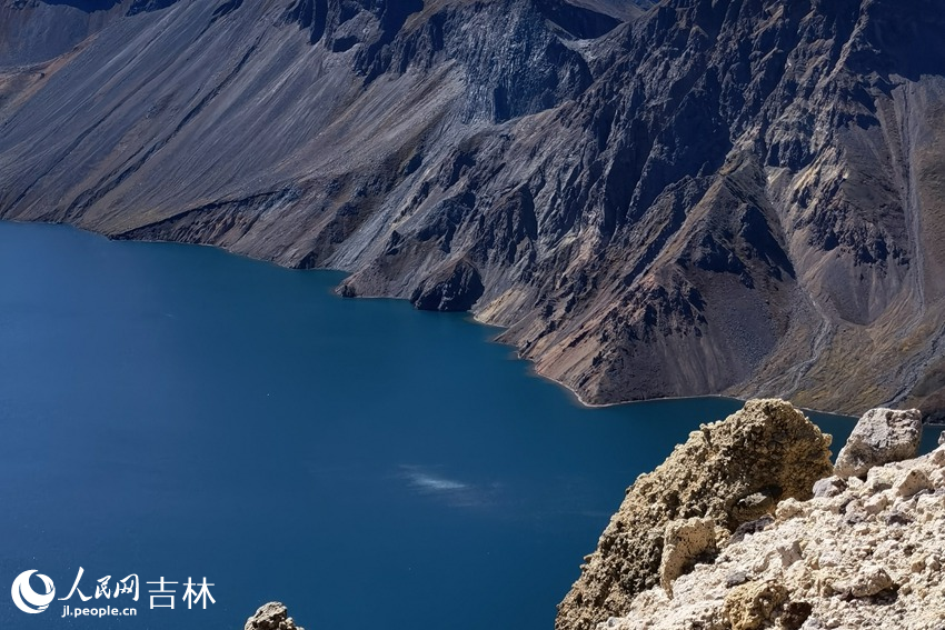 長白山天池。人民網記者 李洋攝