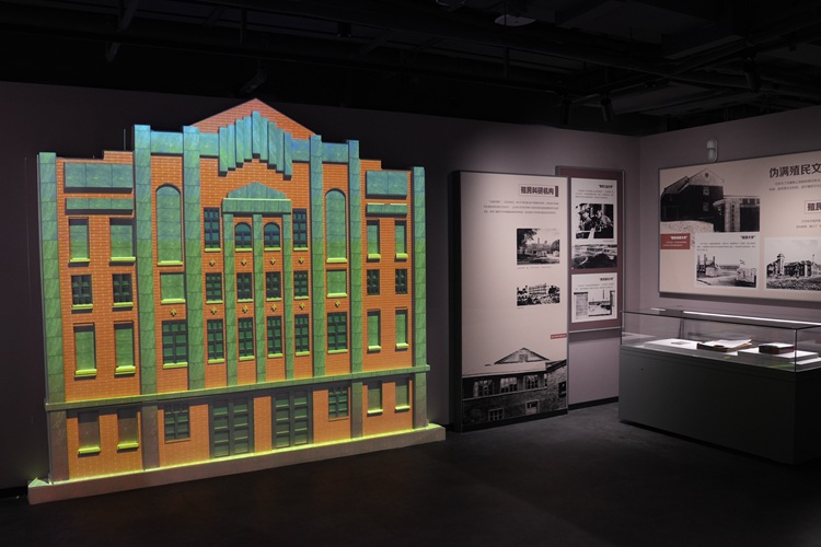 《長春故事：城市近現代簡史》展廳。人民網記者 李洋攝