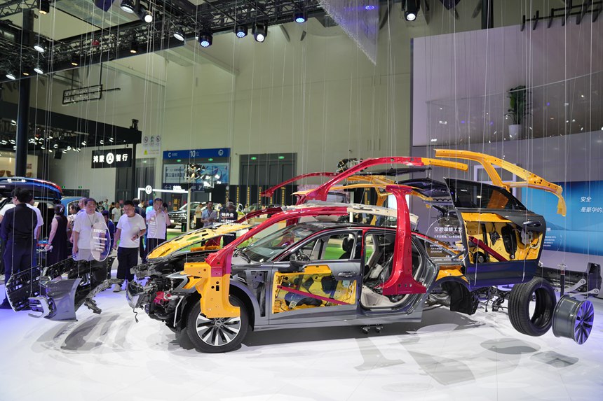 汽車零部件拆分展示。人民網記者 李洋攝