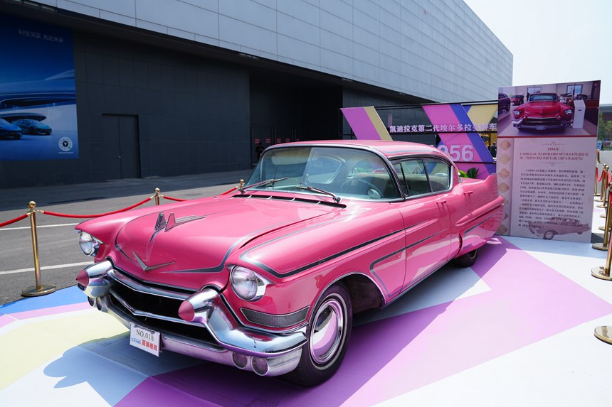 本屆汽博會特色展區上的經典老爺車。人民網記者 李洋攝